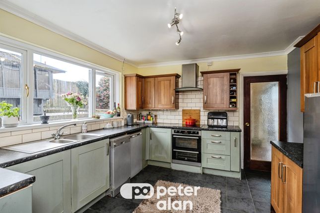 10, The Hollins, Neath photo 3