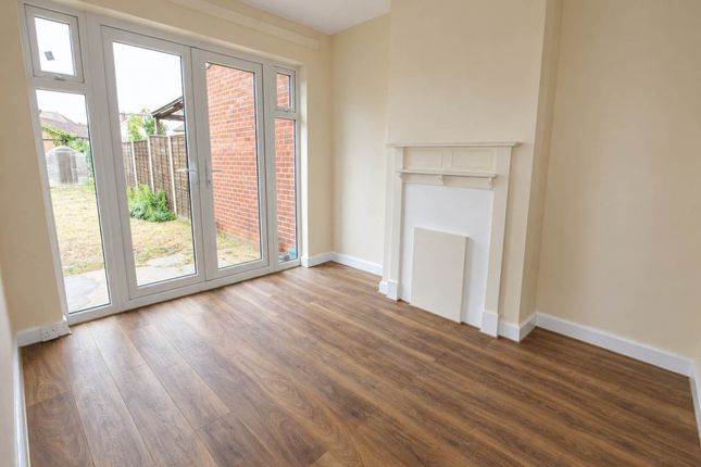 Seaton Road, Hayes Middlesex photo 3