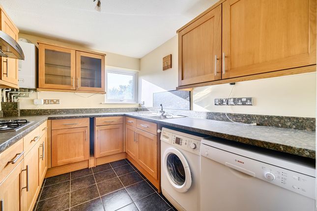 98 Chapel Fields Charterhouse Road, Godalming photo 2