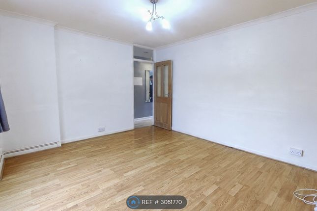 Robin Hood Court, Robin Hood Lane, Sutton photo 3