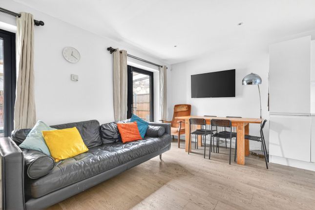 3-bed house on 1, Cape Apartments, London, £760,000