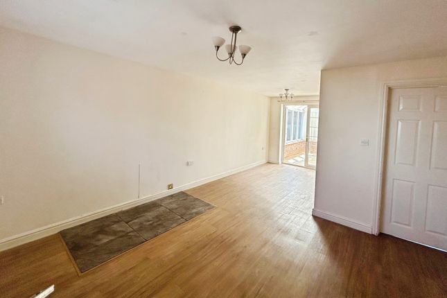 2, Park View, Swadlincote photo 4