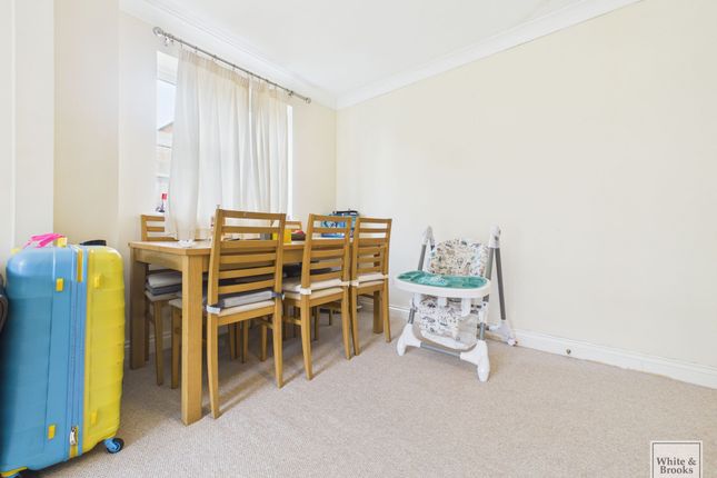 4 Parham Close, Chichester photo 5