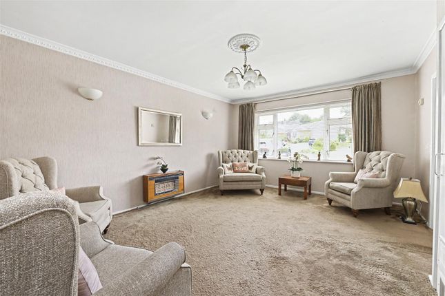 72, Tuffnells Way, Harpenden photo 3