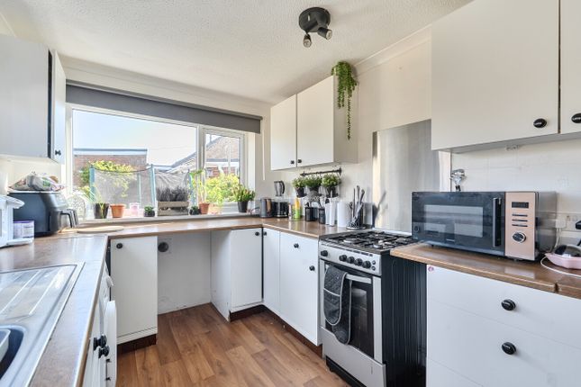 8, Ashen Copse Road, Wroughton photo 3