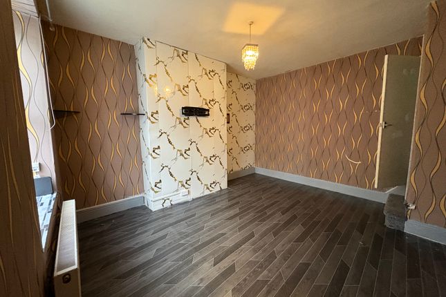 22, Talbot St, Bradford photo 3
