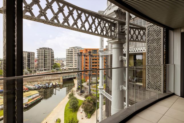 1 Lewis Cubitt Square, London photo 4