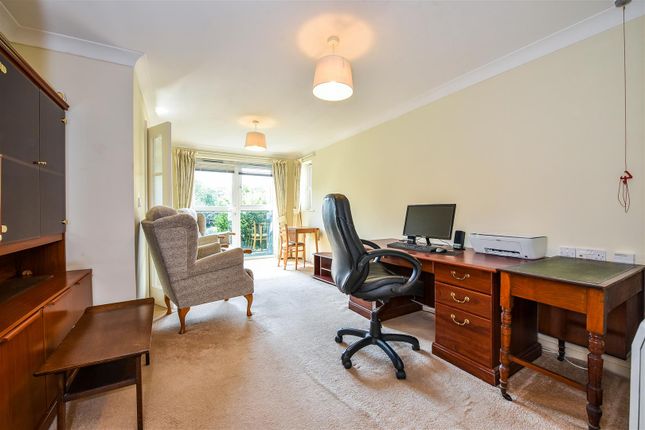 Flat for sale in Old Winton Road, Andover