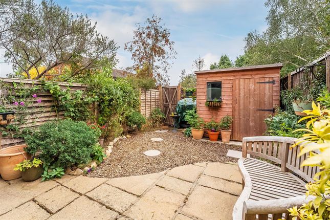 15, Barnfield Way, Oxted photo 3