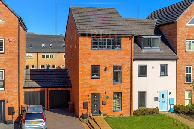 4-bed house on 20 Madison Walk, Pontefract, £300,000