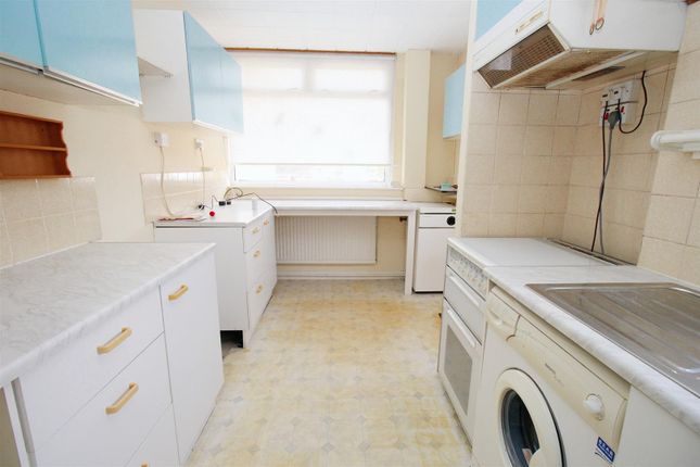 58, Kingswood Crescent, Rayleigh photo 3