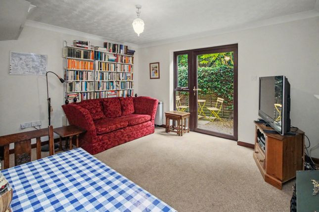 1 Pintail Close, Holt photo 4
