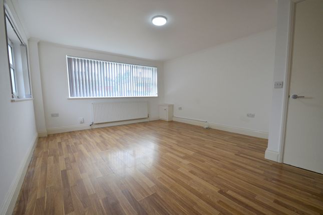 10 Frederick House, Woodthorpe Road, Ashford photo 4