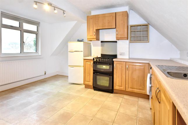 14C, South Cliff Avenue, Eastbourne photo 3