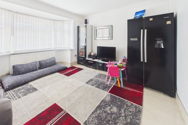 4a, Courtlands Avenue, Berkshire photo 2