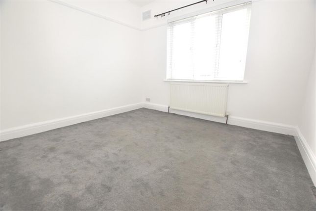 Flat to rent in Great West Road, Osterley, Isleworth