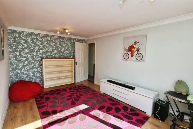 32, Sherborne Way, Southampton photo 4