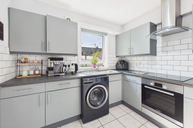 32, Craighall Place, Blairgowrie photo 4