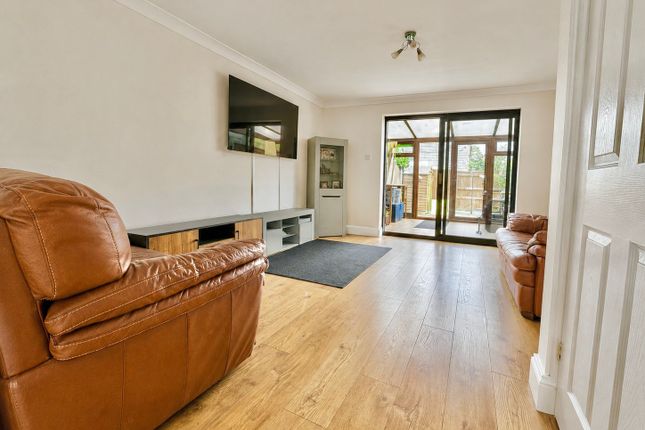 71, High Street, Sheerness photo 4