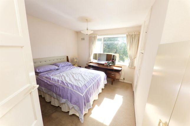 27, Cliff Crescent, Doncaster photo 2
