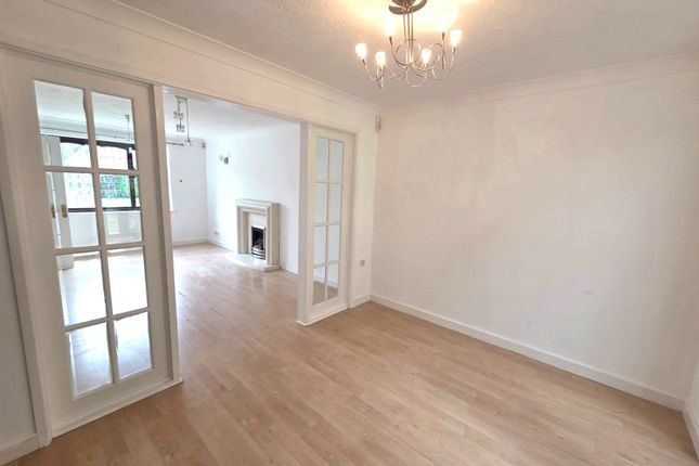 2, Derwent Close, Nottingham photo 3