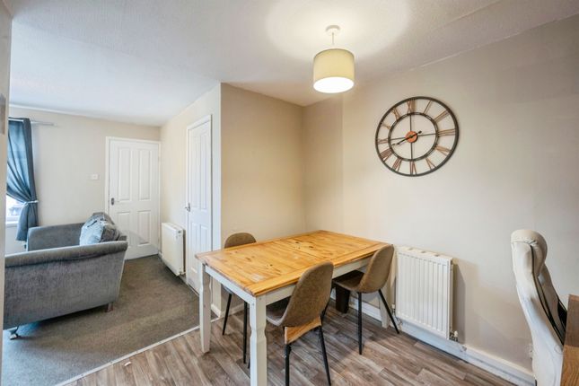 80, Thicket Drive, Rotherham photo 4