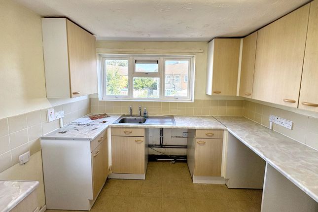 13 Weller Road, Corsham photo 5