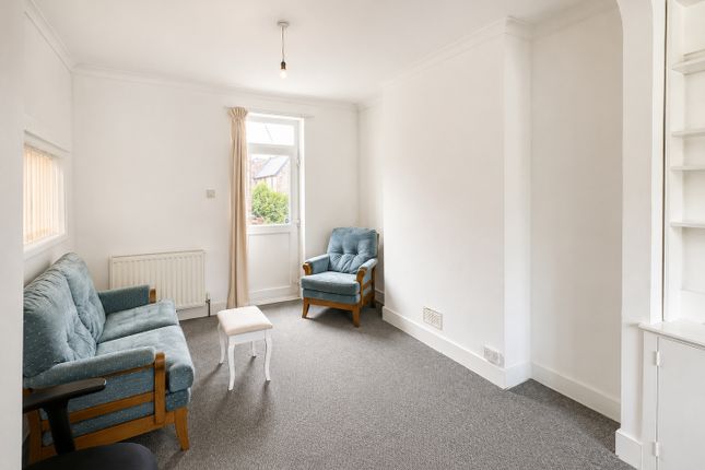 Flat 2, 28, Westbury Road, Kent photo 5
