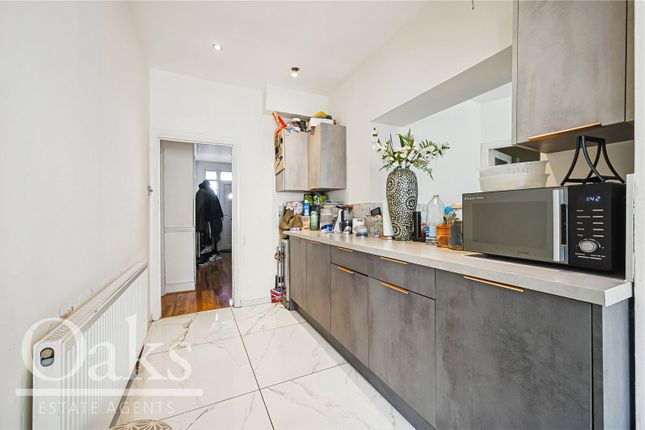50, Bishops Park Road, London photo 4