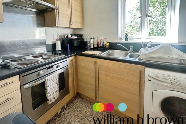 Flat 5, Mackenzie House, Peter Taylor Avenue, BRAINTREE photo 5