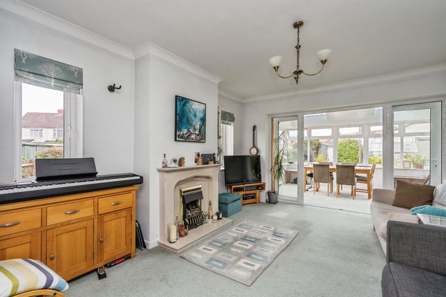 25, Fairhome Close, GOSPORT photo 4