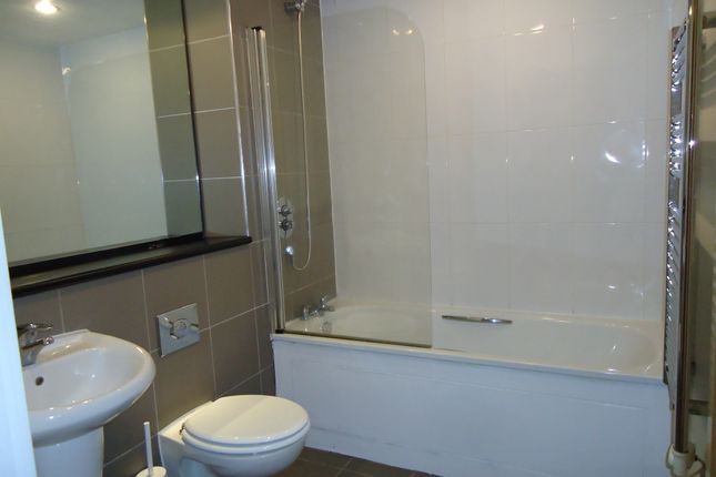 Flat to rent in East Street, Leeds