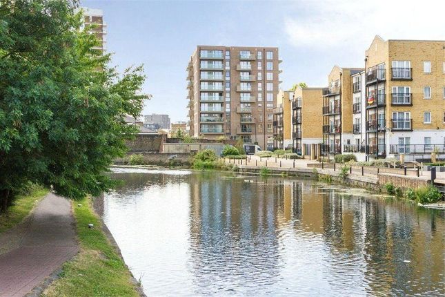 Limehouses , Ben Jonson Road, London photo 2
