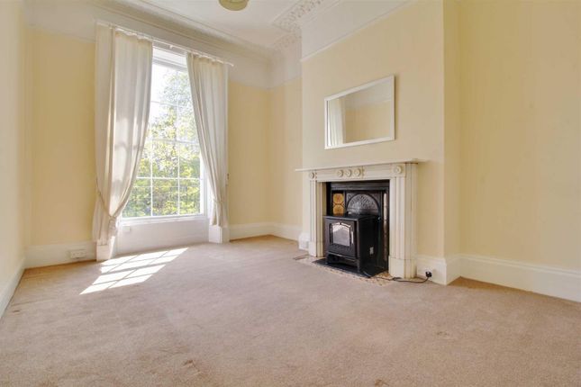 Flat 1, 15 Brunswick Square, Gloucester photo 3