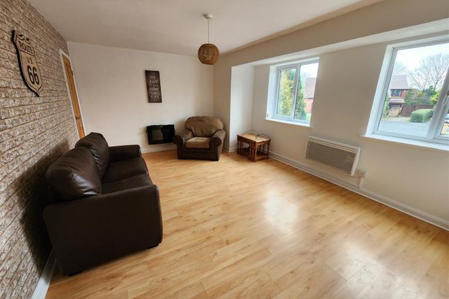 Redstock Close, Westhoughton photo 2