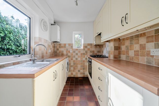 331, Stoughton Road, Surrey photo 3