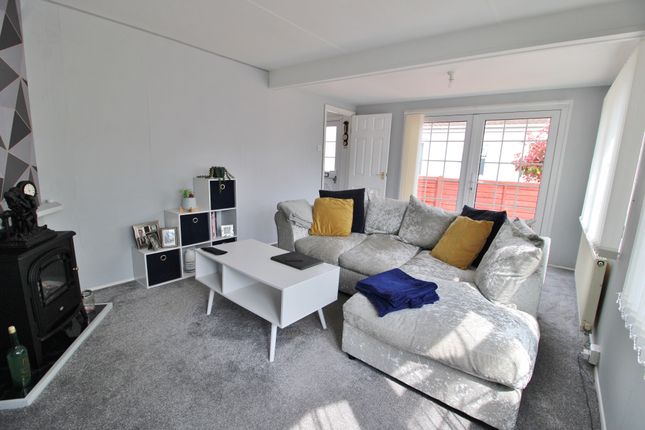 49, Henderson Park, Southsea photo 3