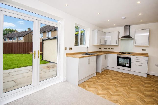 4, Keswick Close, Accrington photo 2