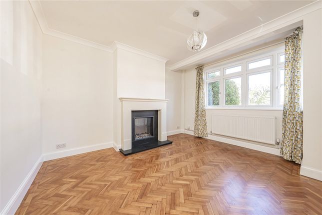 17, Somerset Close, New Malden photo 3
