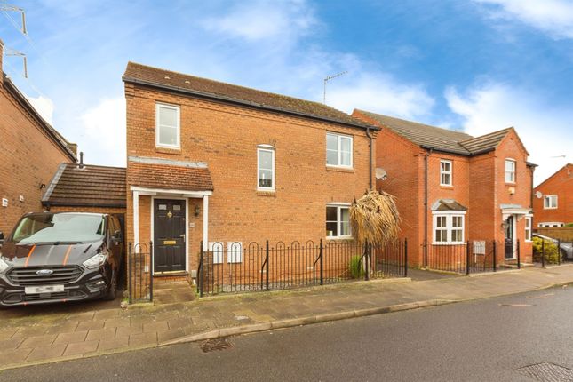 Thumbnail Detached house for sale in Fairford Leys Way, Aylesbury