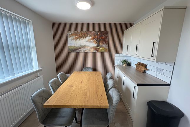 Room 1 , 53, Chepstow Road, Corby photo 4