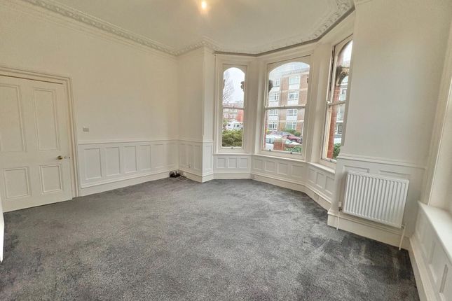 Flat 3 Kempston, Eastbourne photo 2