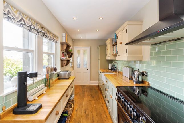 13, Westville Avenue, Ilkley photo 4