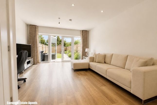 10, Dunnock Close, Knebworth photo 2