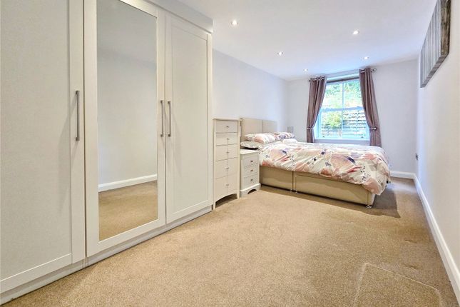 12, Holly Mount, Rawtenstall photo 3