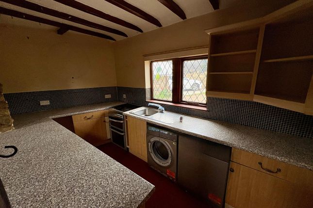 2, Daisy Hill, Bradford photo 3