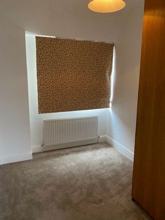 64 Avon Road, Greenford photo 2