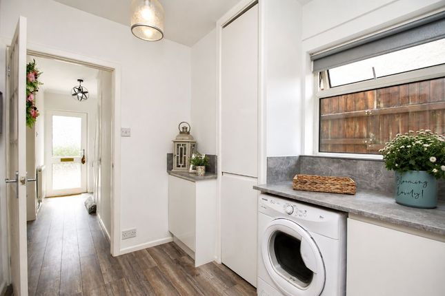30, Hawthorn Crescent, Pontypridd photo 4