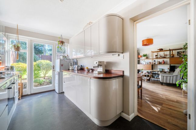 27, College Hill, Surrey photo 2