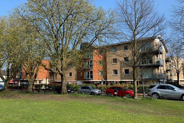 Thumbnail Flat to rent in Kings Court, 40 Hersham Road, Walton-On-Thames, Surrey